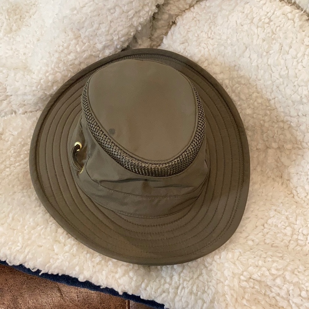 Tilly hat size 7 Olive Green
